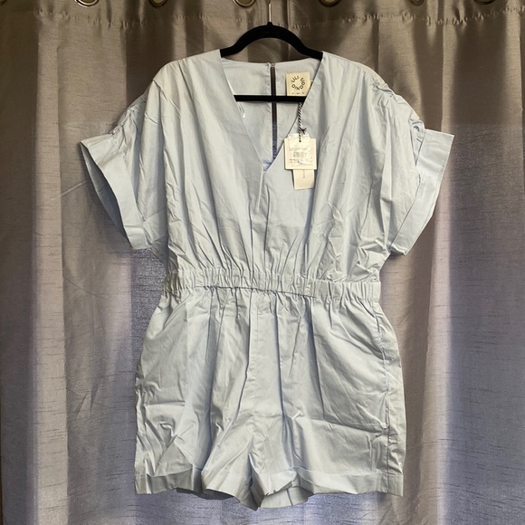 Molly Bracken V-Neck Romper - Picture 2 of 11